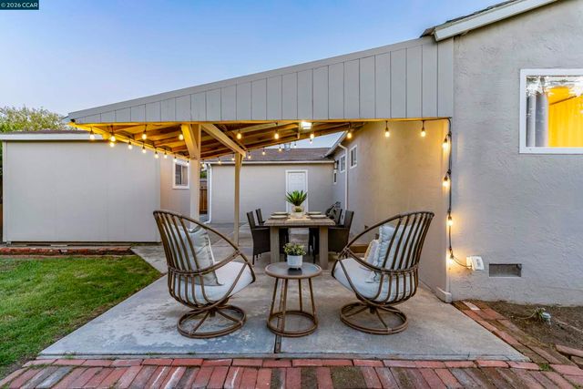 1891 Gilly Ln, Concord, CA 94518