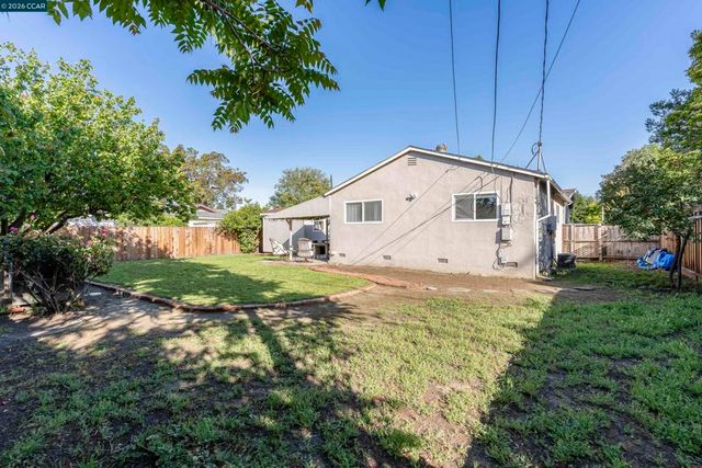 1891 Gilly Ln, Concord, CA 94518