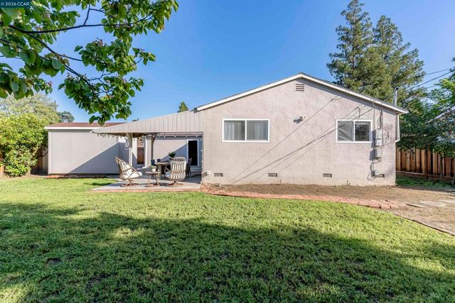 1891 Gilly Ln, Concord, CA 94518