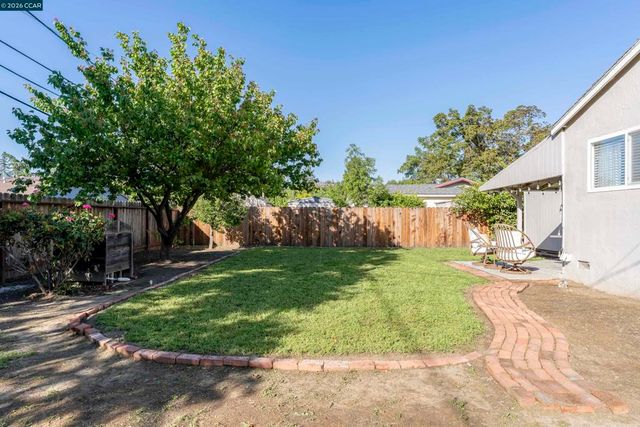 1891 Gilly Ln, Concord, CA 94518