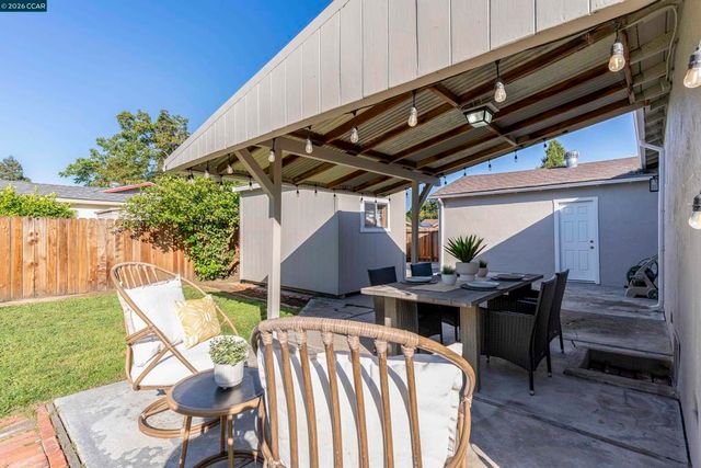 1891 Gilly Ln, Concord, CA 94518