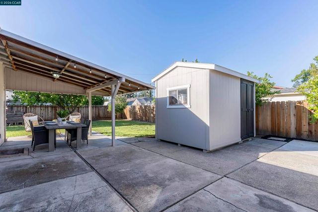 1891 Gilly Ln, Concord, CA 94518