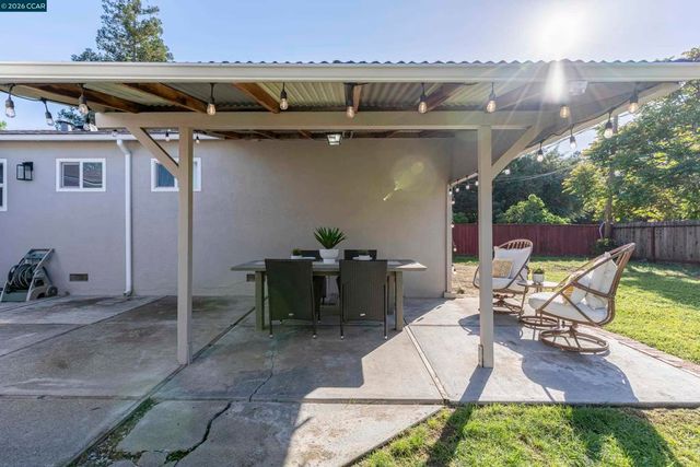 1891 Gilly Ln, Concord, CA 94518