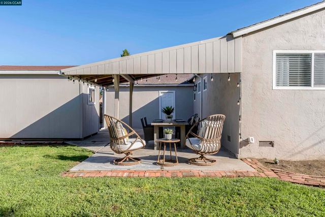 1891 Gilly Ln, Concord, CA 94518