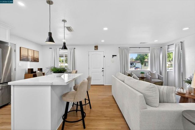 1891 Gilly Ln, Concord, CA 94518