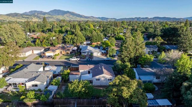 1891 Gilly Ln, Concord, CA 94518