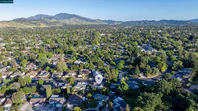 1891 Gilly Ln, Concord, CA 94518