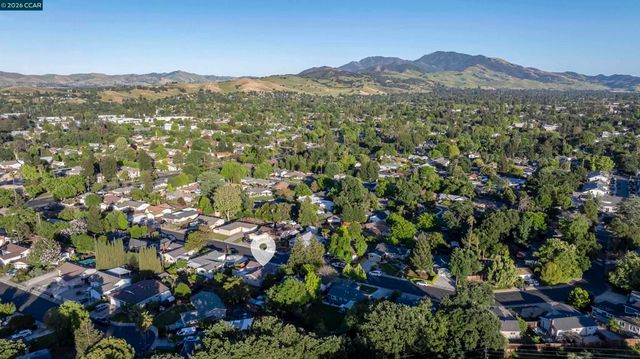 1891 Gilly Ln, Concord, CA 94518