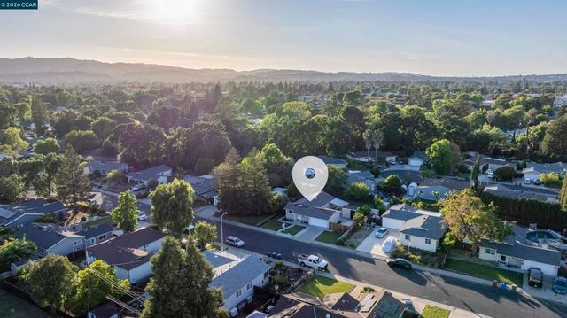 1891 Gilly Ln, Concord, CA 94518