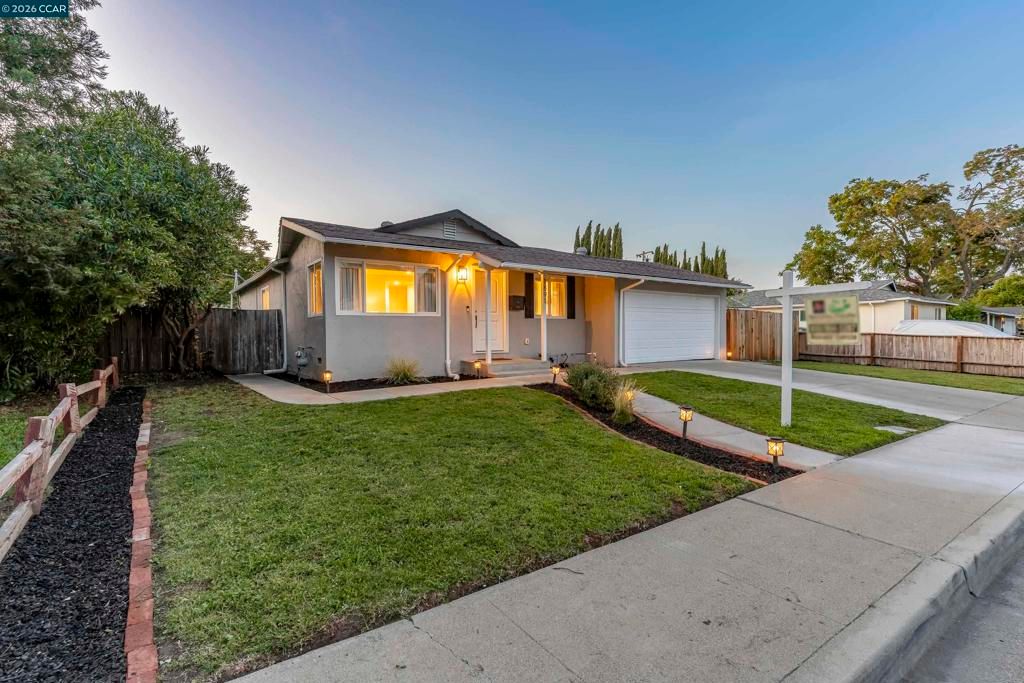 1891 Gilly Ln, Concord, CA 94518