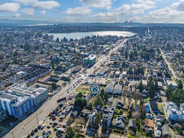946 N 86th Street, Seattle, WA 98103