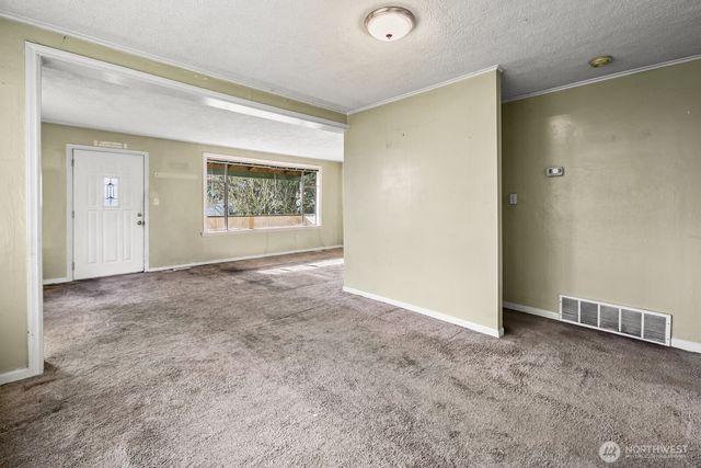 946 N 86th Street, Seattle, WA 98103