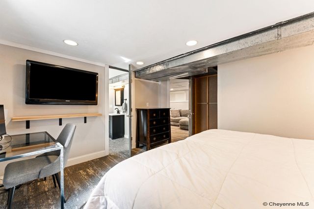 216 W 3RD AVE, Cheyenne, WY 82001