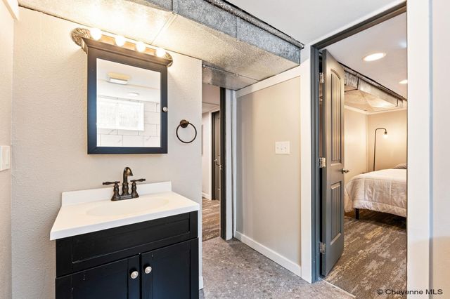 216 W 3RD AVE, Cheyenne, WY 82001