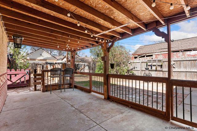 216 W 3RD AVE, Cheyenne, WY 82001