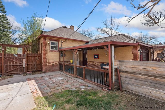 216 W 3RD AVE, Cheyenne, WY 82001