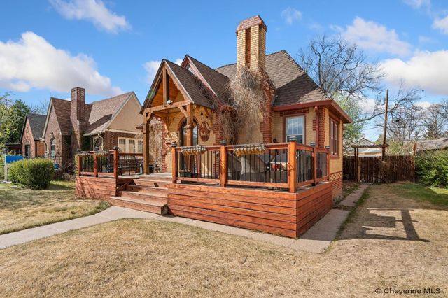 216 W 3RD AVE, Cheyenne, WY 82001
