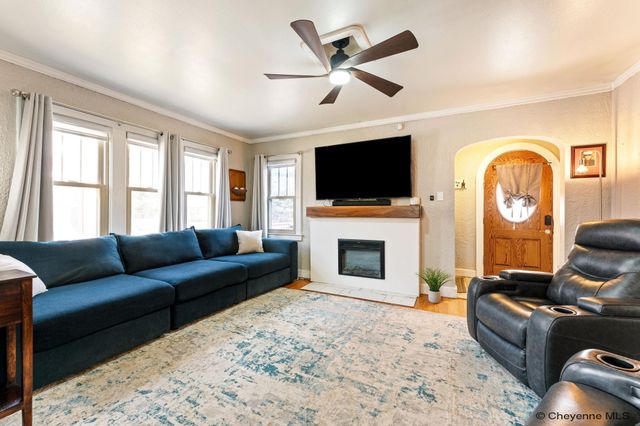 216 W 3RD AVE, Cheyenne, WY 82001