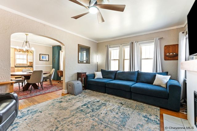 216 W 3RD AVE, Cheyenne, WY 82001
