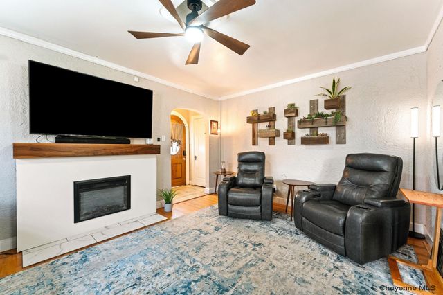 216 W 3RD AVE, Cheyenne, WY 82001