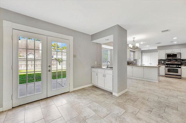 811 Island Meadow Court, Houston, TX 77062