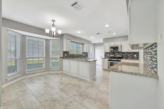 811 Island Meadow Court, Houston, TX 77062