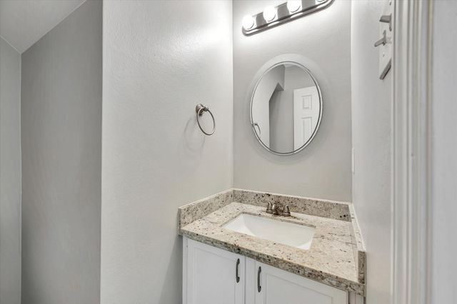 811 Island Meadow Court, Houston, TX 77062