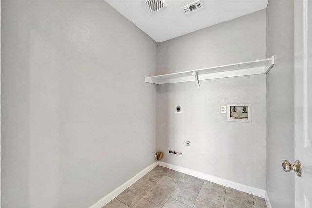 811 Island Meadow Court, Houston, TX 77062