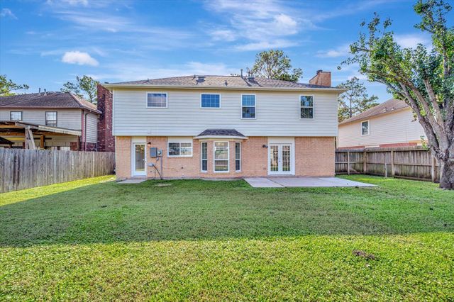 811 Island Meadow Court, Houston, TX 77062