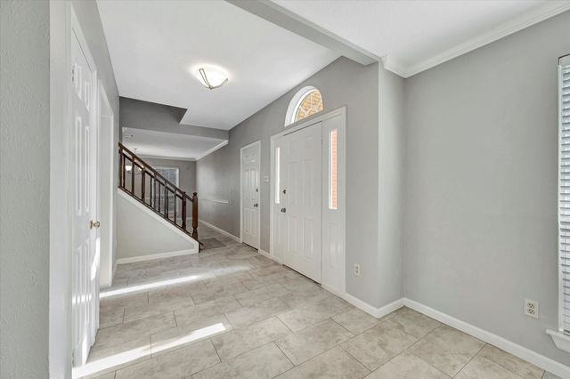 811 Island Meadow Court, Houston, TX 77062