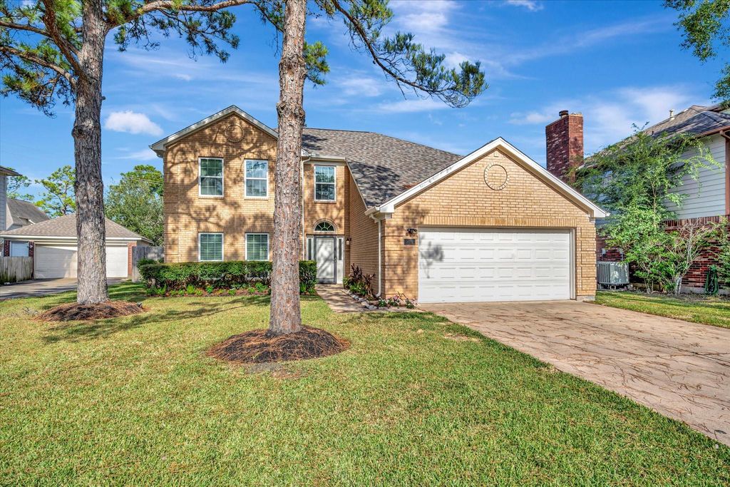 811 Island Meadow Court, Houston, TX 77062