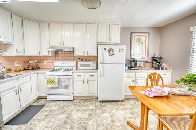 150 Cambridge St, San Francisco, CA 94134
