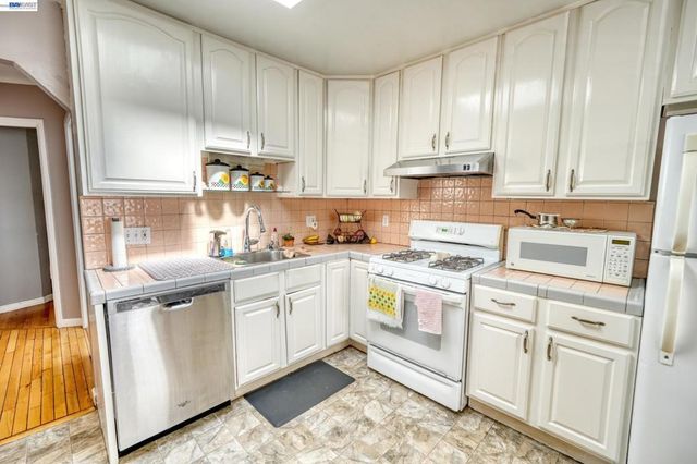 150 Cambridge St, San Francisco, CA 94134