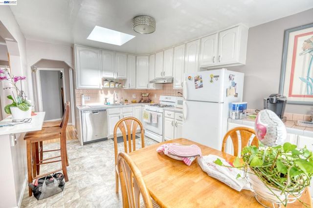 150 Cambridge St, San Francisco, CA 94134