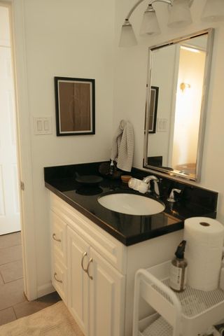 4007 E Heatherbrae Drive, Phoenix, AZ 85018