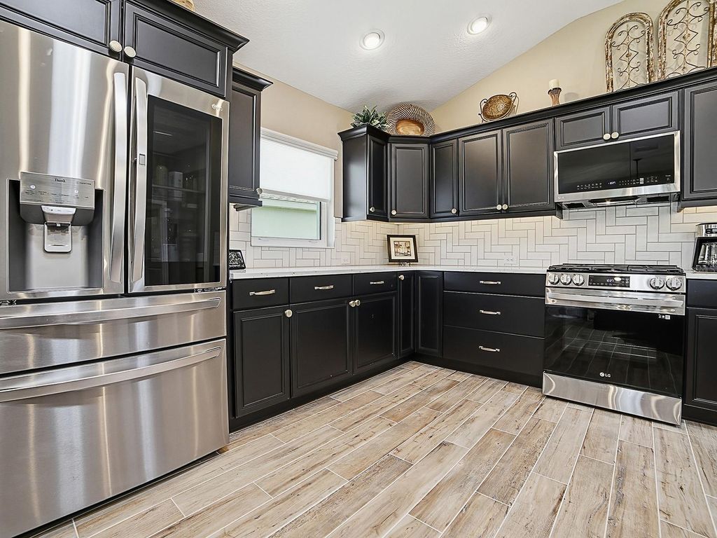 Image 11 of property listing at 3075 LICCIARDELLO PATH, The Villages, FL 32163