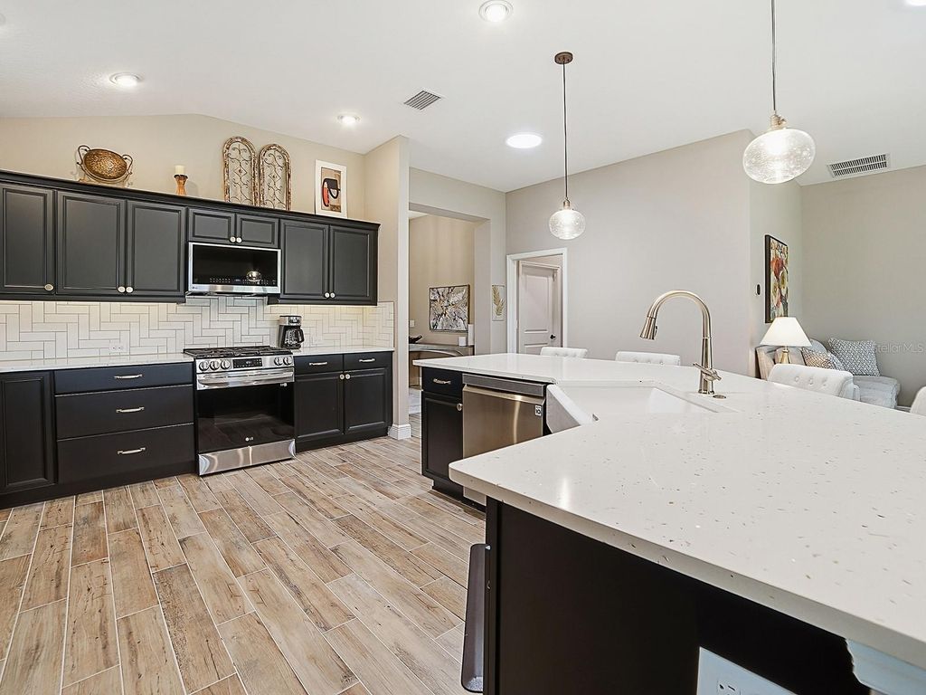 Image 13 of property listing at 3075 LICCIARDELLO PATH, The Villages, FL 32163
