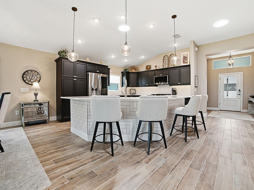 Image 14 of property listing at 3075 LICCIARDELLO PATH, The Villages, FL 32163