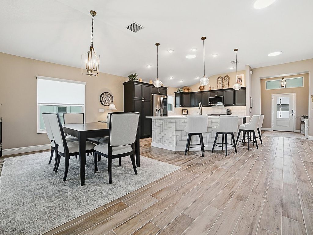 Image 15 of property listing at 3075 LICCIARDELLO PATH, The Villages, FL 32163