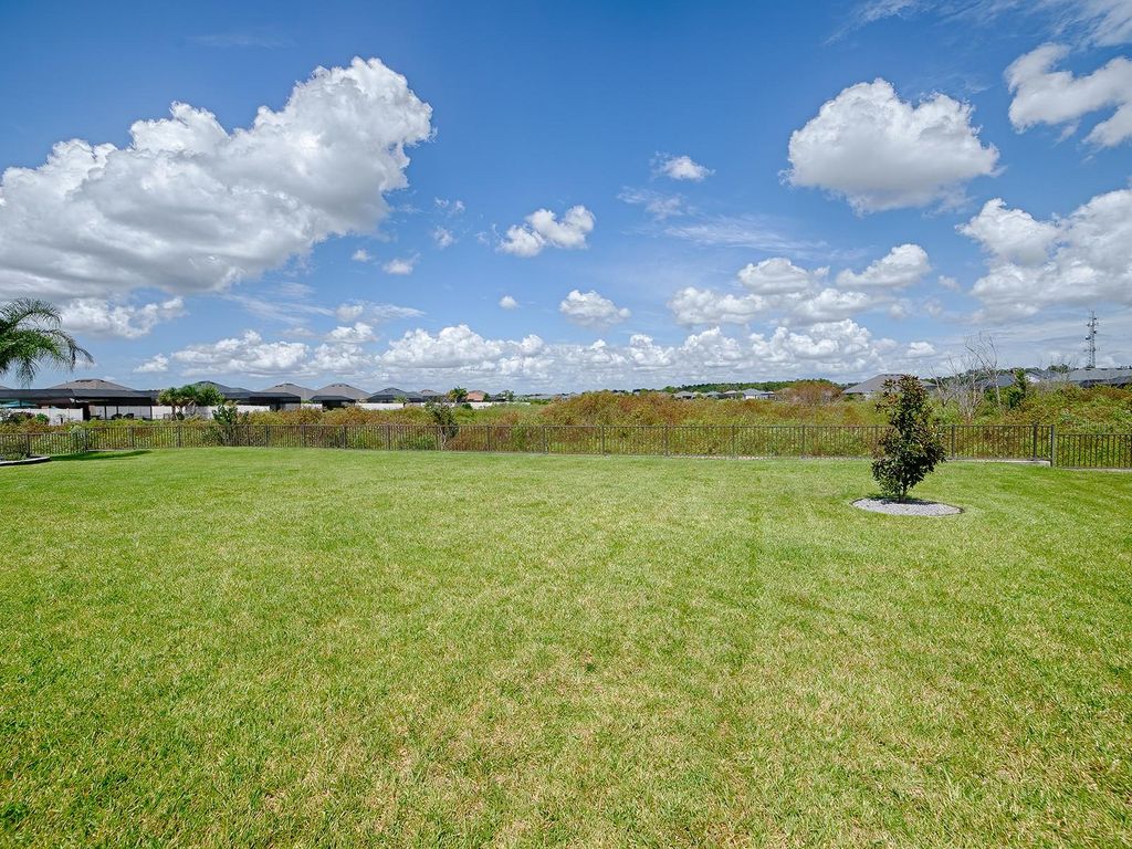 Image 3 of property listing at 3075 LICCIARDELLO PATH, The Villages, FL 32163
