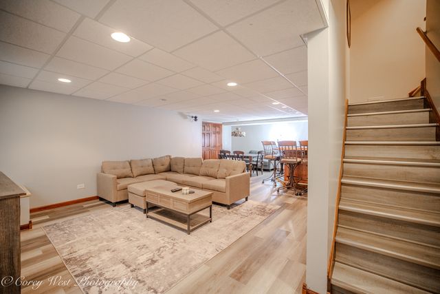 2615 Lorraine Circle, Geneva, IL 60134