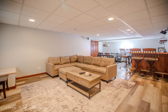 2615 Lorraine Circle, Geneva, IL 60134