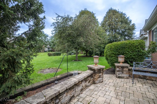 2615 Lorraine Circle, Geneva, IL 60134
