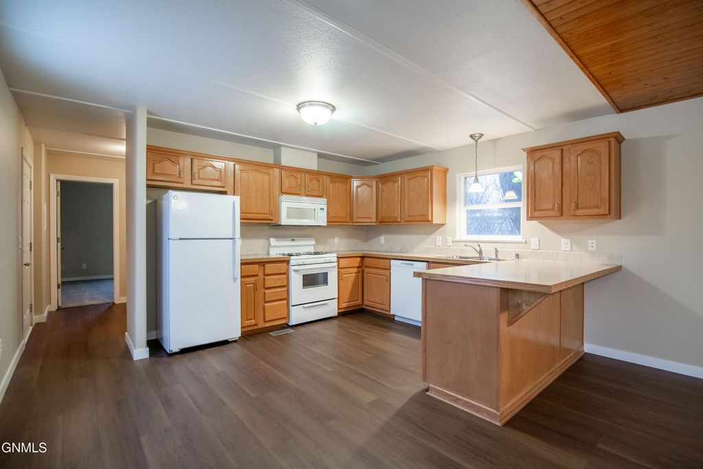 1203 Dakota Trail, Mandan, ND 58554 photo 4