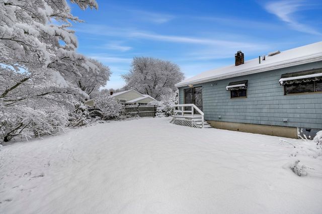 6 Laurine Rd, Danvers, MA 01923