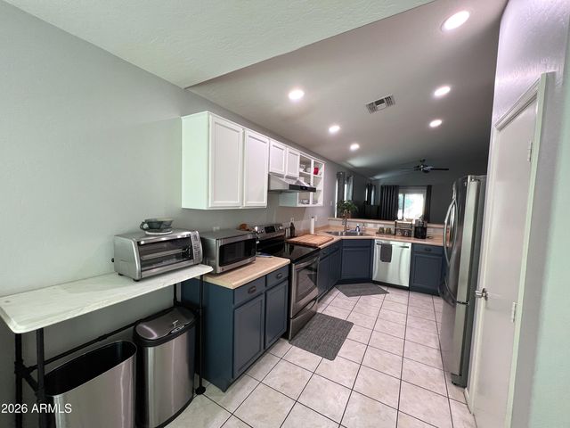 10758 W CAMBRIDGE Avenue, Avondale, AZ 85392