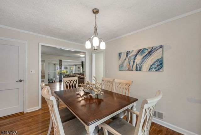 9 Midway Dr, Livingston Twp., NJ 07039