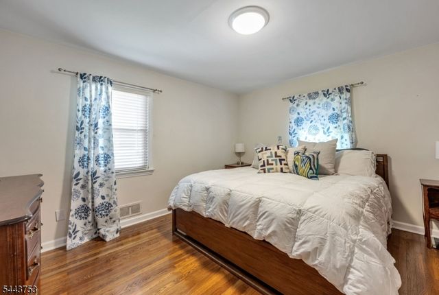 9 Midway Dr, Livingston Twp., NJ 07039
