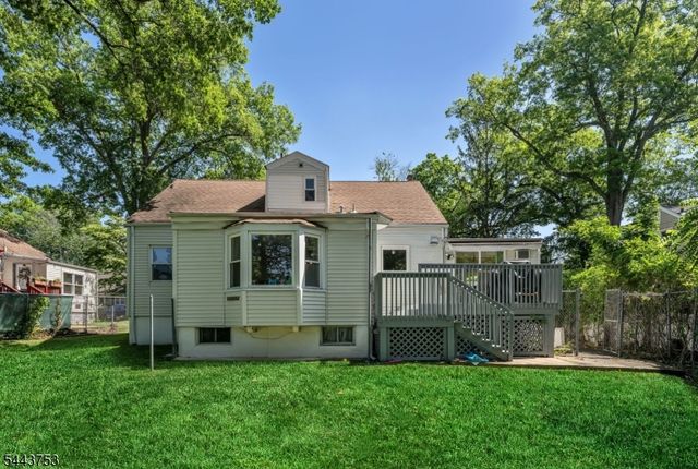 9 Midway Dr, Livingston Twp., NJ 07039