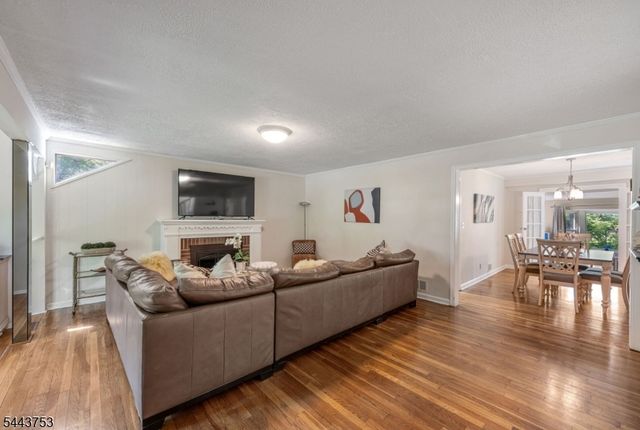 9 Midway Dr, Livingston Twp., NJ 07039